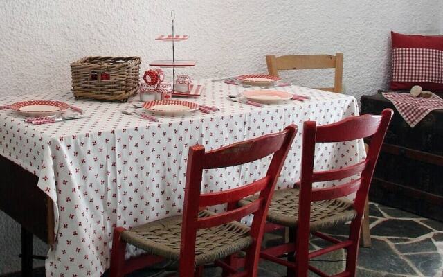 Maisonette Rouge - Paradise By The Beach