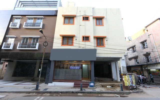 OYO 6626 Khaleej Residency