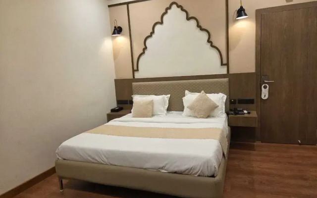 Hotel Temple City by Novelty