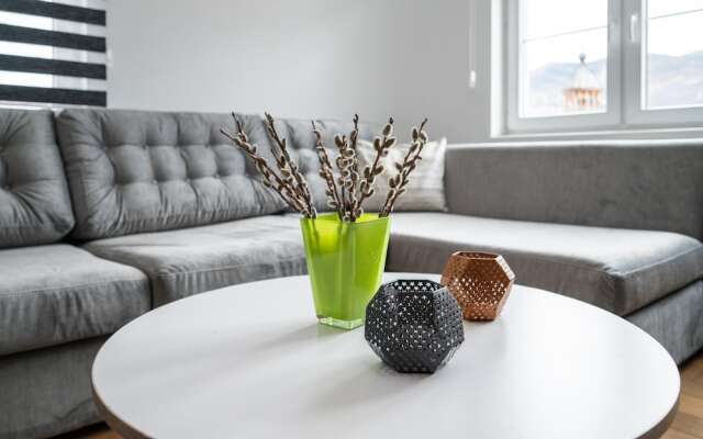 Design 1bdr Apartment With City View