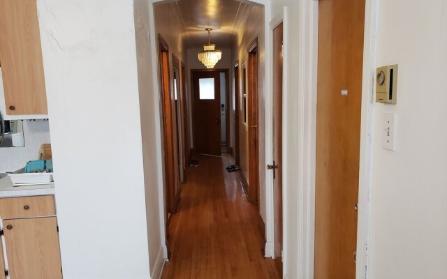 Apartment near Metro Monk Station