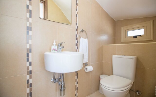 Cyprus Villa Palm 39 Gold
