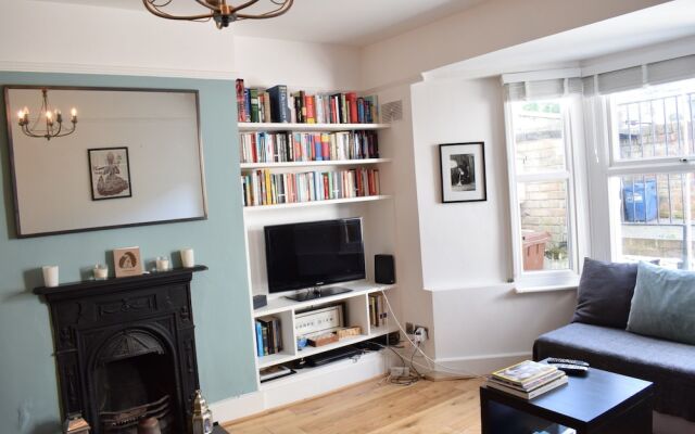 1 Bedroom Flat In Lower Clapton, Hackney