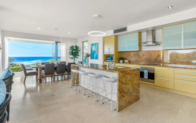 Indulgent beachside luxury, Sunrise Beach