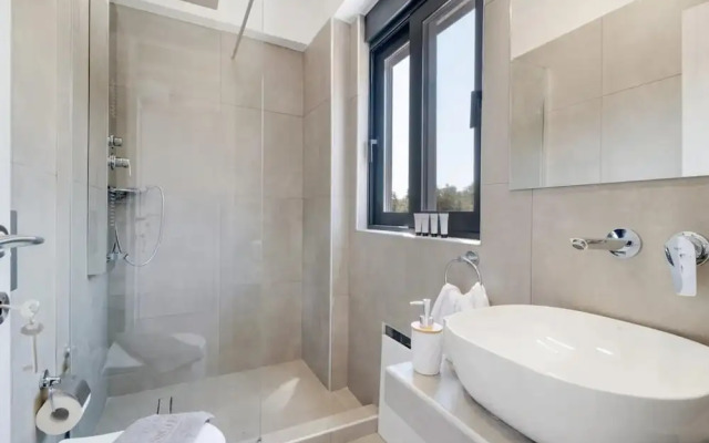 Villa Andria With 5 Bedrooms and 5 Bathrooms