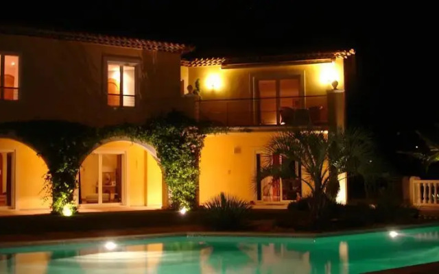 Villa Rose Hill