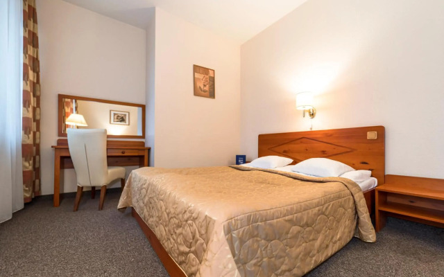Kolonna Hotel Brigita