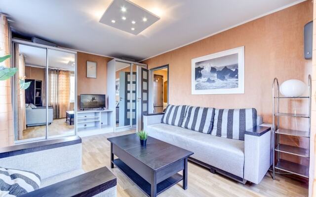 AG Apartment Bolshevikov 5