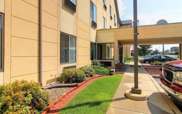 Best Western Inn and Suites of Merrillville