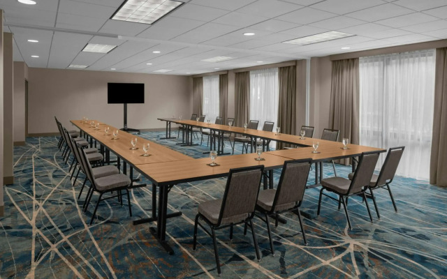 Sheraton Milwaukee Brookfield Hotel