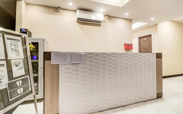 Collection O 76462 Pulpehladpur