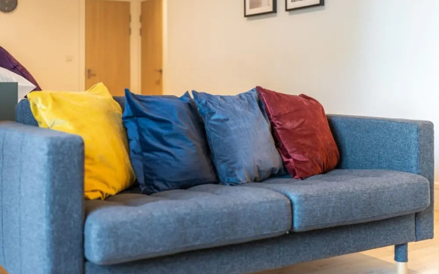 Luxury Apartments - Heathrow Airport - Free Parking