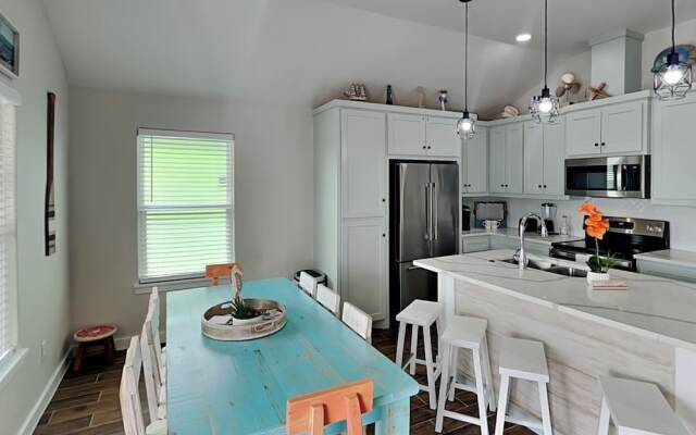 Red115 - Living the Beach Life