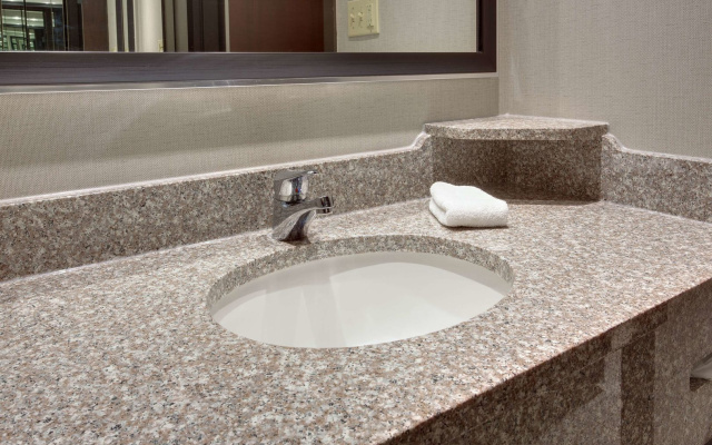 Drury Inn & Suites Louisville East