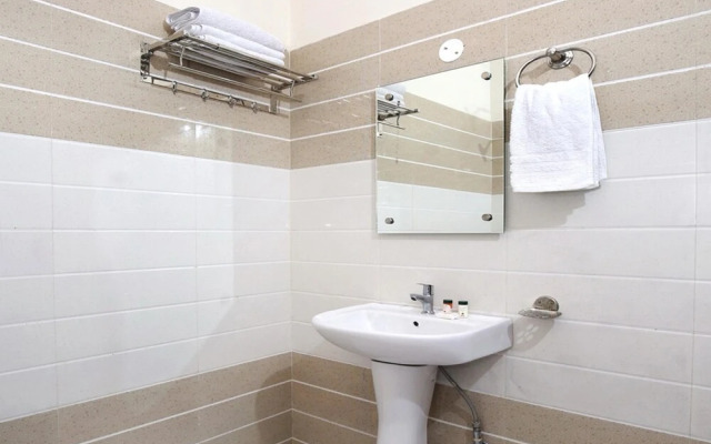 OYO 10070 Hotel Satkar Regency