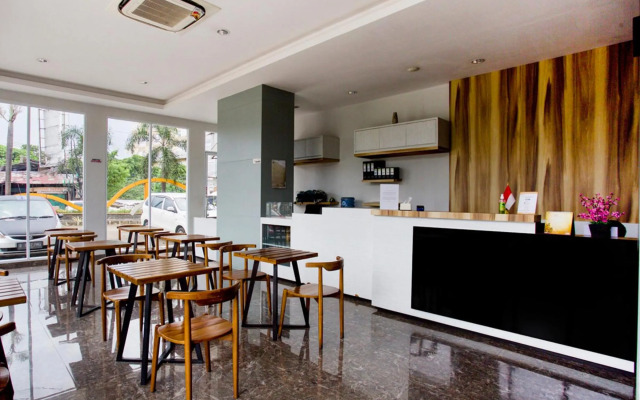 OYO Flagship 3486 The Regia Tambun by GWA