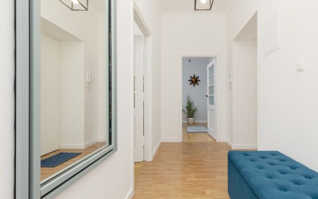 Apartment Mochnackiego Warsaw by Renters
