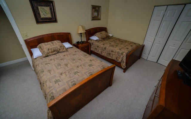 River Oaks Resort