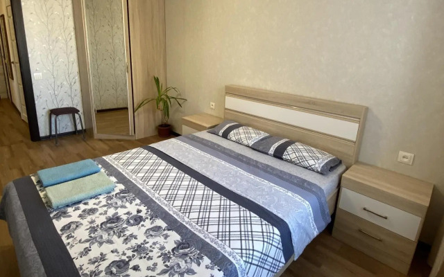 Желтый Нарцисс на улице Лесная