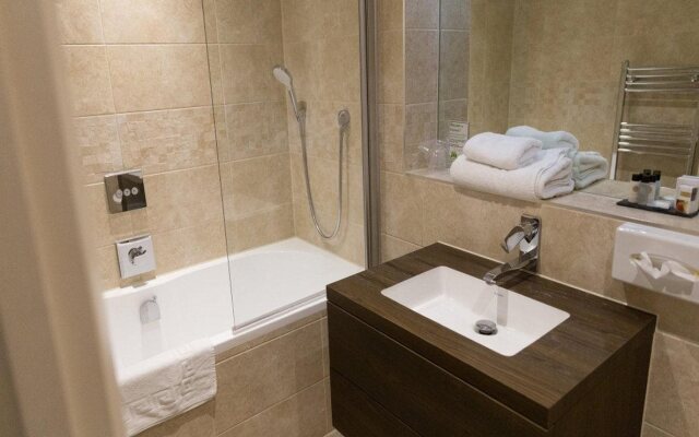 Surya Hogs Back Hotel and Spa