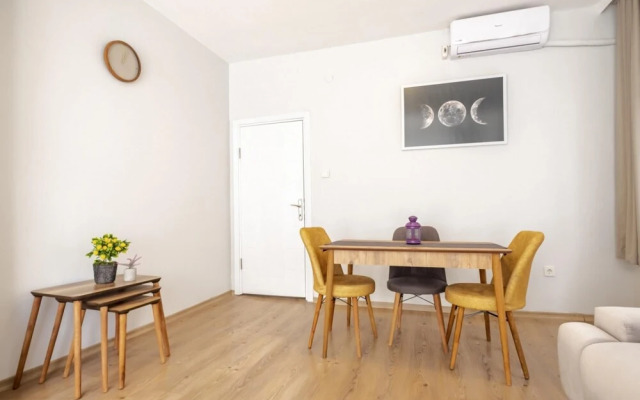Lovely Flat Near Shore and Trendy Spots in Kadikoy