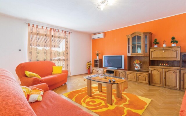 Awesome Home in Sumber With Sauna, Wifi and 7 Bedrooms