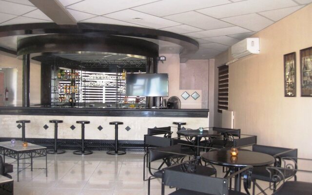 Alicia Hotel & Restaurant