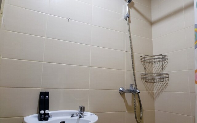 Nice And Elegant Studio At Belmont Residence Puri Apartment