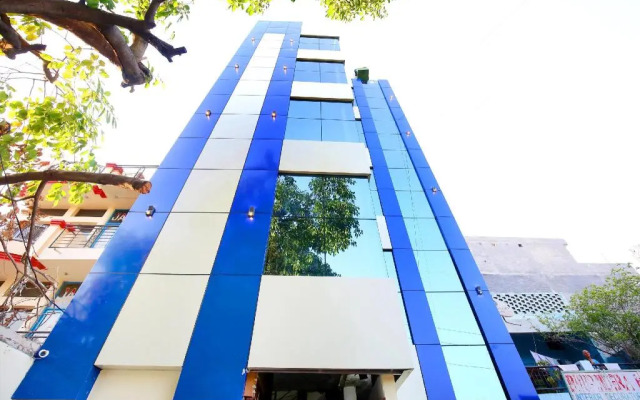 Crown Resort And Restaurent by OYO Rooms