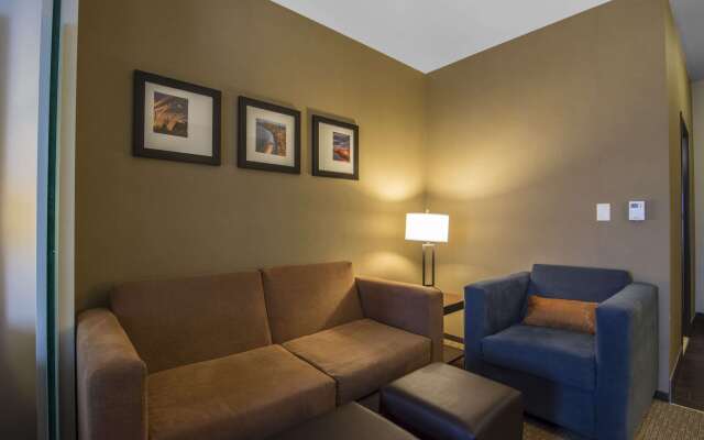 Comfort Suites Saskatoon