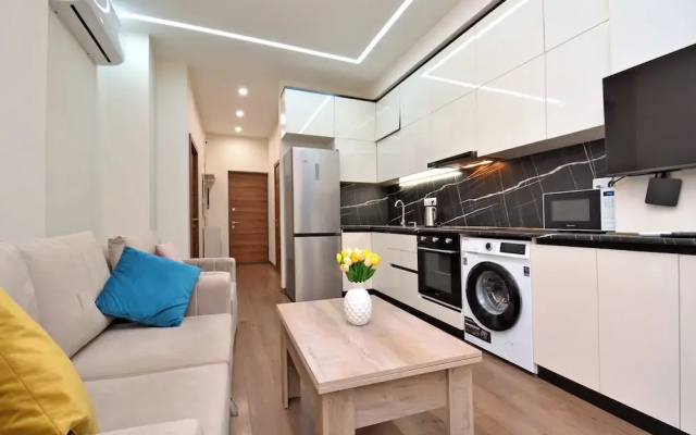 Apartment by Luxe Group VA277