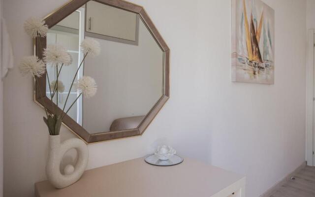 Luxury Modern House, Just 1 min Walk to the Beach