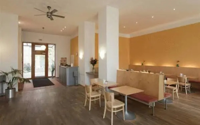 Hotel 26