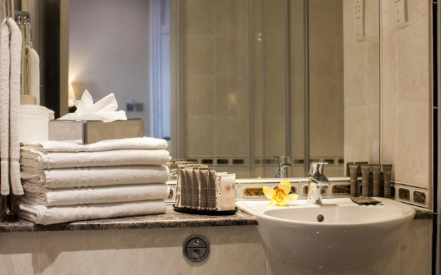 Gem Strathmore Hotel