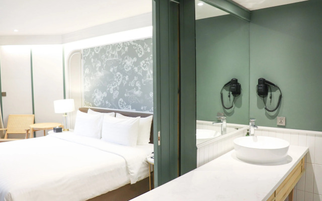 The Quarter Chaophraya by UHG