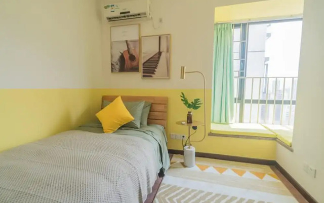 Locals Boutique Apartment Huafa Plaza 13