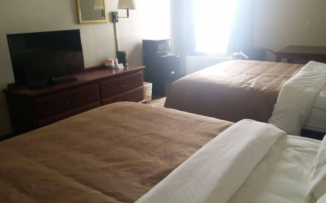 Quality Inn & Suites Schoharie near Howe Caverns