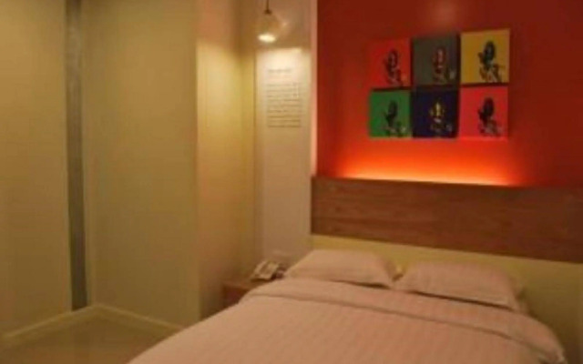 KK Suites Hotel