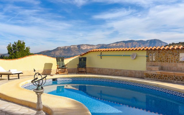 Beautiful villa on the hill of Pedreguer overlooking Denia, Costa Blanca