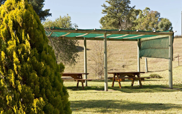 Hilltops Retreat Motor Inn