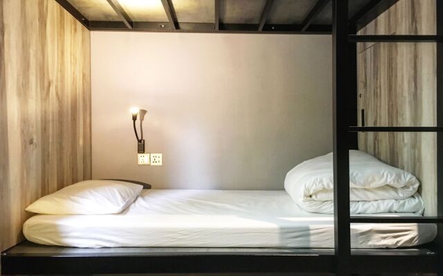 Lucky One Hostel