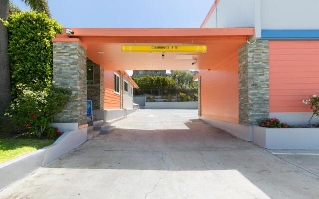 Pacific Coast Inn