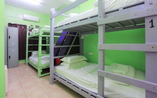 OYO 90229 3 Little Birds Homestay 4bhk