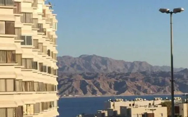 Avi's Suites - 44 Hativat Hanegev