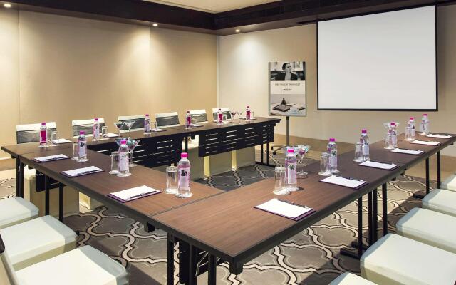 Mercure Hyderabad KCP Hotel