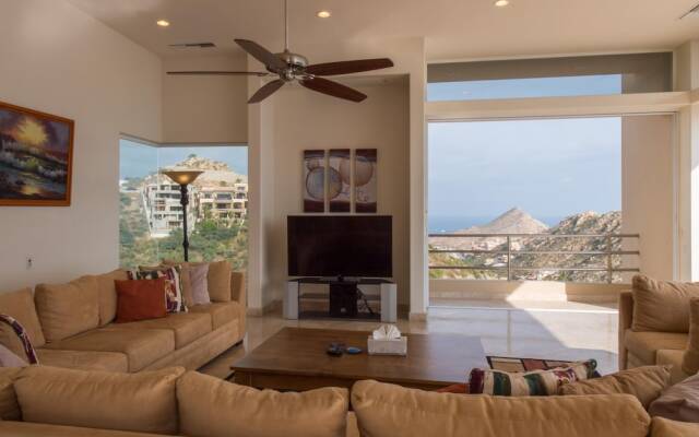 Spacious 5 BR W/amazing Ocean View at Villa del Mar