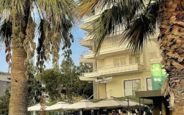Marina Premium Hotel