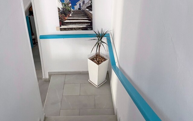 Stratos Hotel
