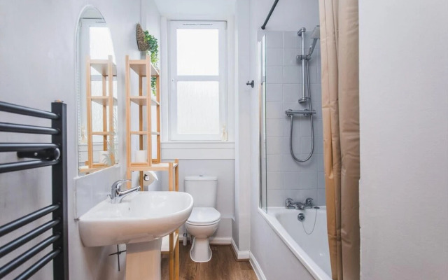 NEW Sleek 1BD Edinburgh City Centre Stay