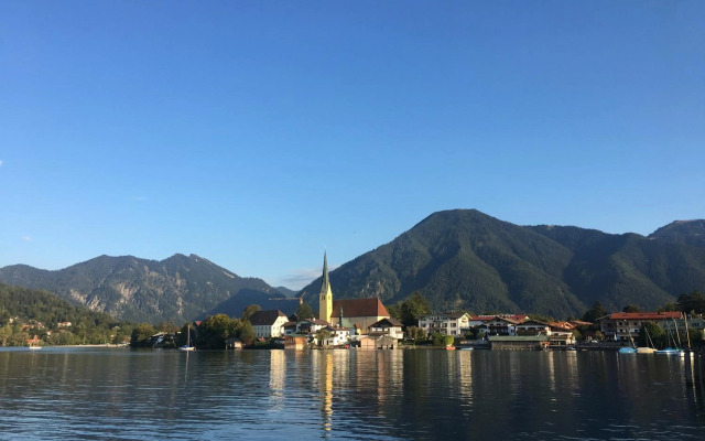 Traumhaftes Ferienhaus direkt am Tegernsee